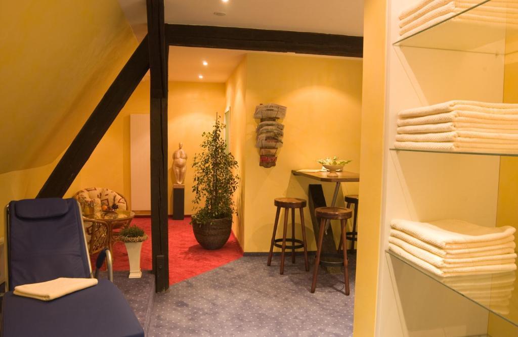 Parkhotel Unter Den Linden Хальберштадт Экстерьер фото