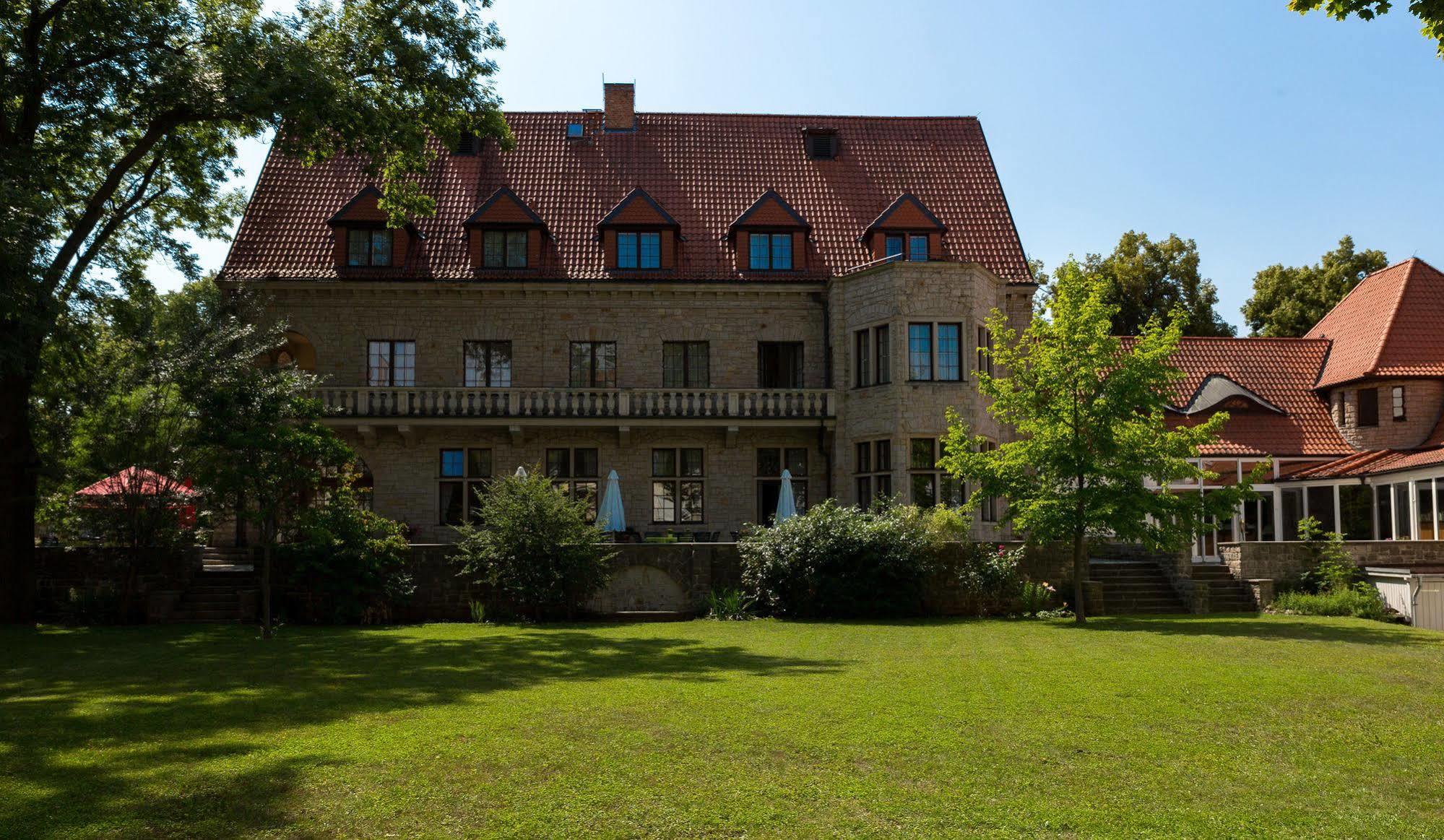 Parkhotel Unter Den Linden Хальберштадт Экстерьер фото