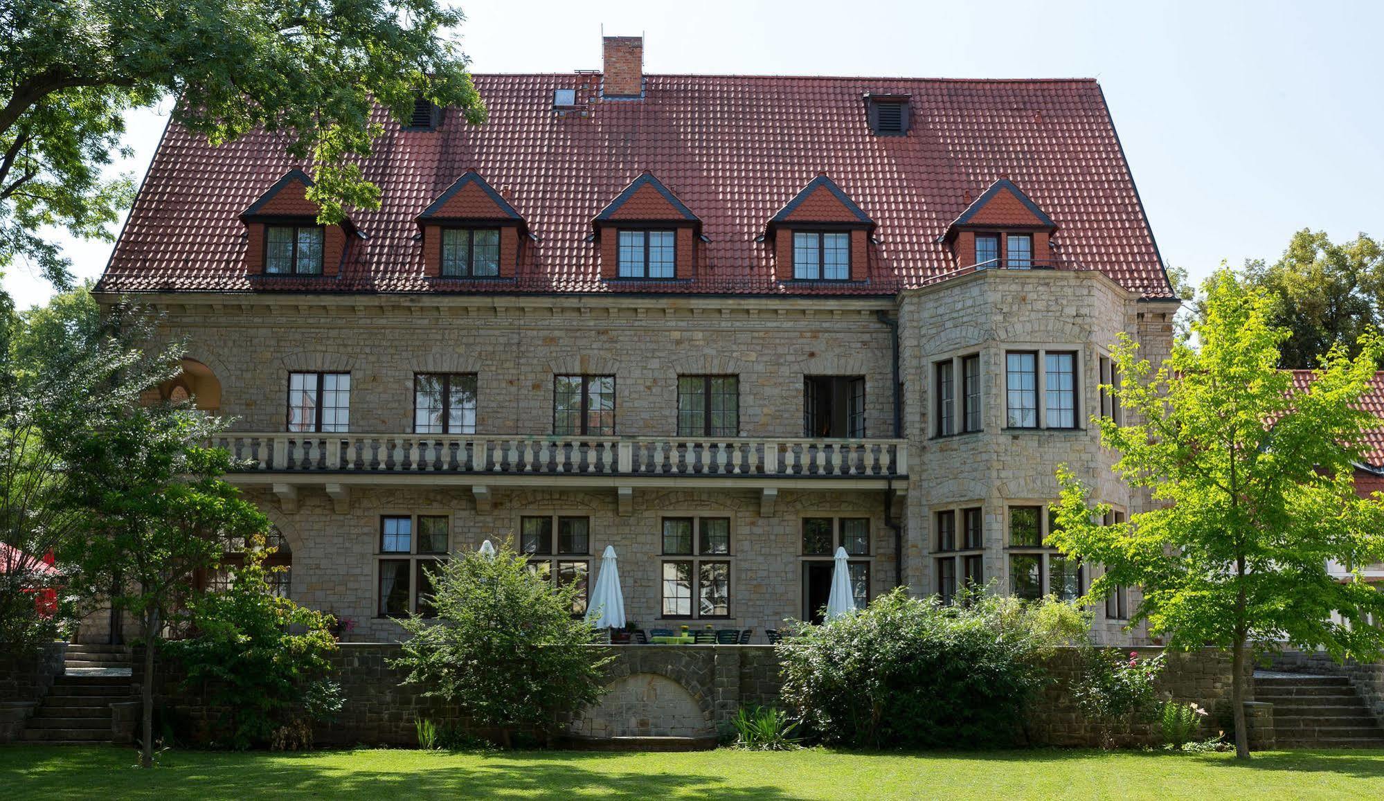 Parkhotel Unter Den Linden Хальберштадт Экстерьер фото