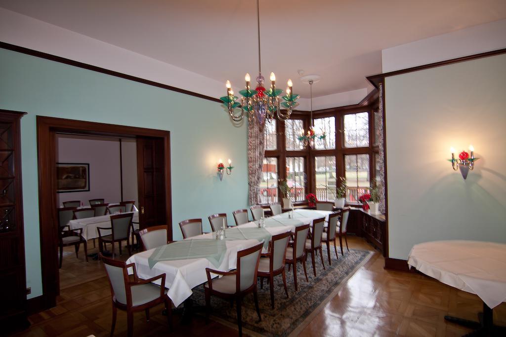 Parkhotel Unter Den Linden Хальберштадт Экстерьер фото
